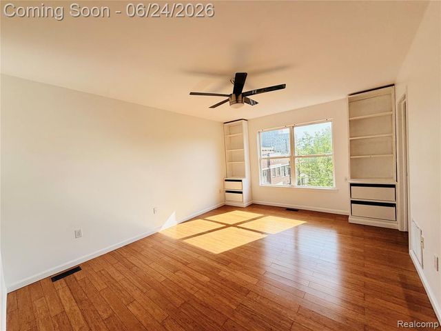 7621 Woodward Avenue, Detroit, MI 48202