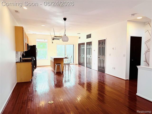 7621 Woodward Avenue, Detroit, MI 48202