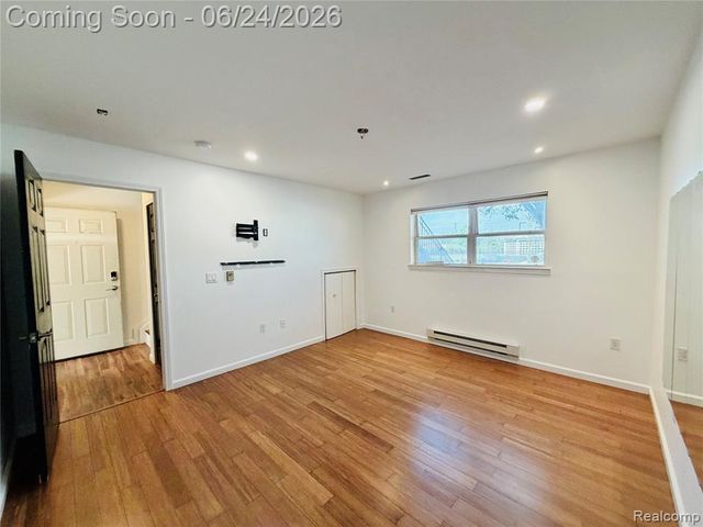 7621 Woodward Avenue, Detroit, MI 48202