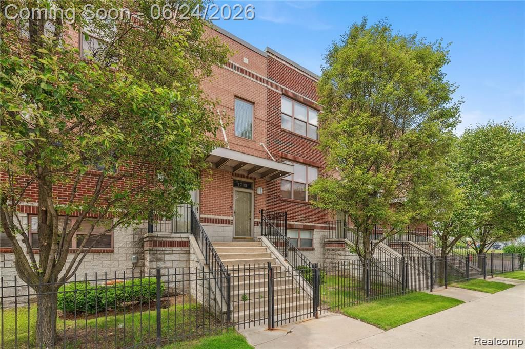 7621 Woodward Avenue, Detroit, MI 48202