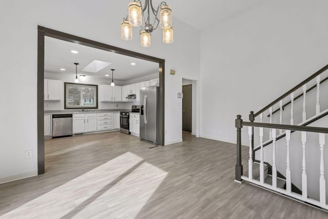 15125 Southwind Drive, Burnsville, MN 55306