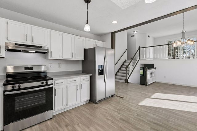 15125 Southwind Drive, Burnsville, MN 55306