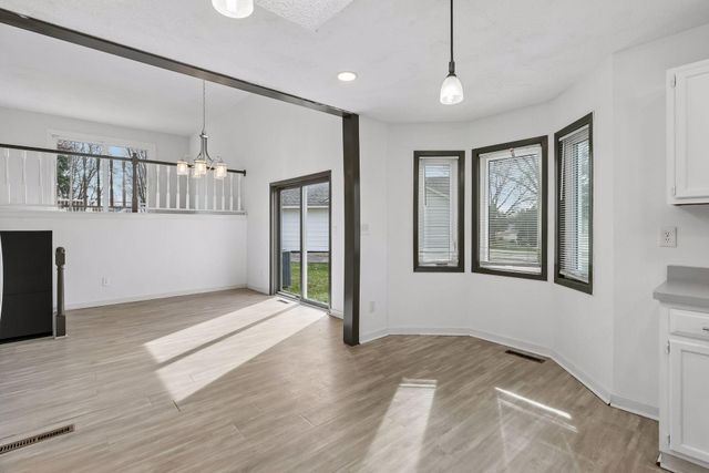 15125 Southwind Drive, Burnsville, MN 55306