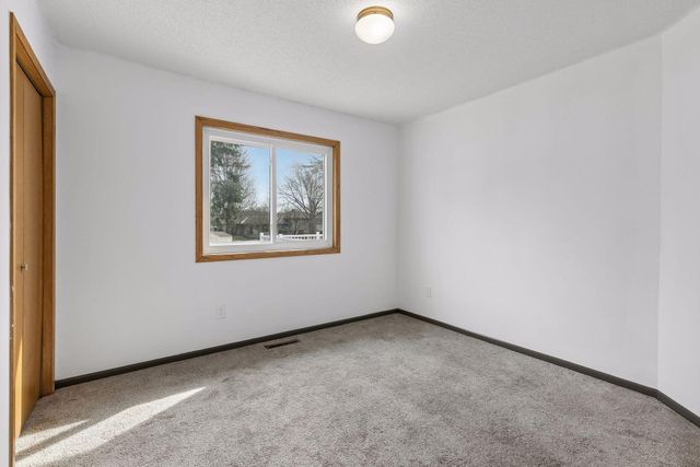 15125 Southwind Drive, Burnsville, MN 55306