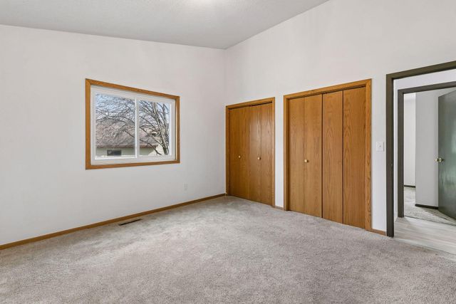 15125 Southwind Drive, Burnsville, MN 55306