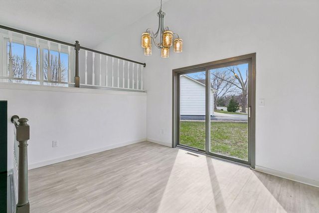 15125 Southwind Drive, Burnsville, MN 55306