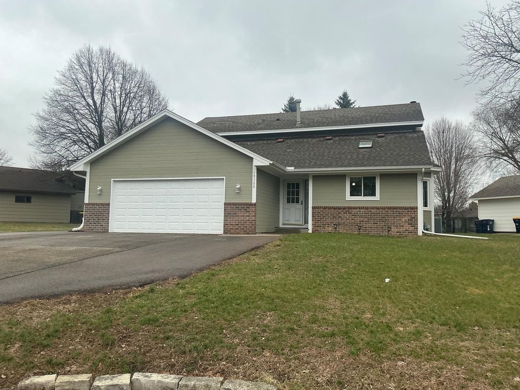 15125 Southwind Drive, Burnsville, MN 55306