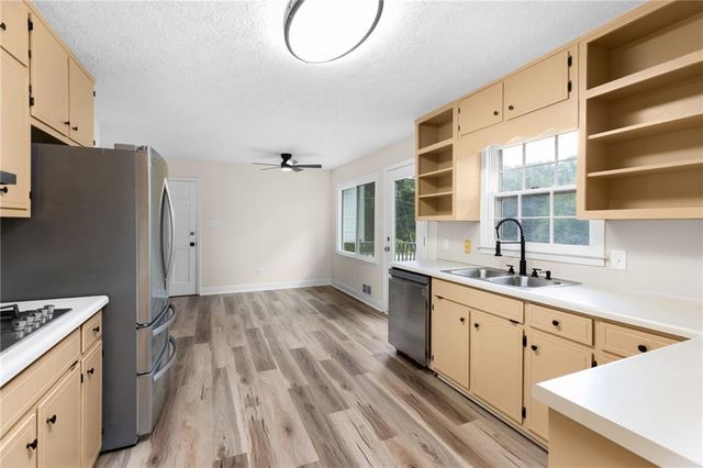 2250 Ridge Forest Drive, Grayson, GA 30017