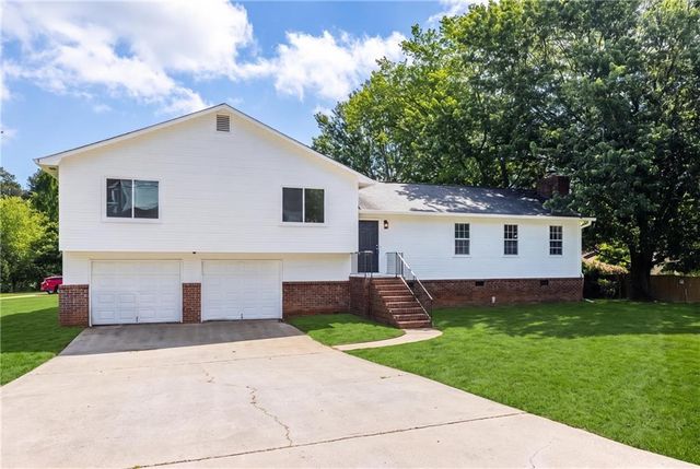 2250 Ridge Forest Drive, Grayson, GA 30017