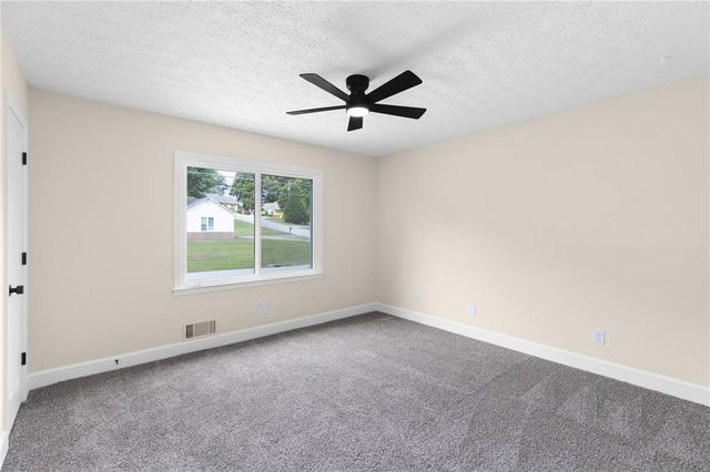 2250 Ridge Forest Drive, Grayson, GA 30017