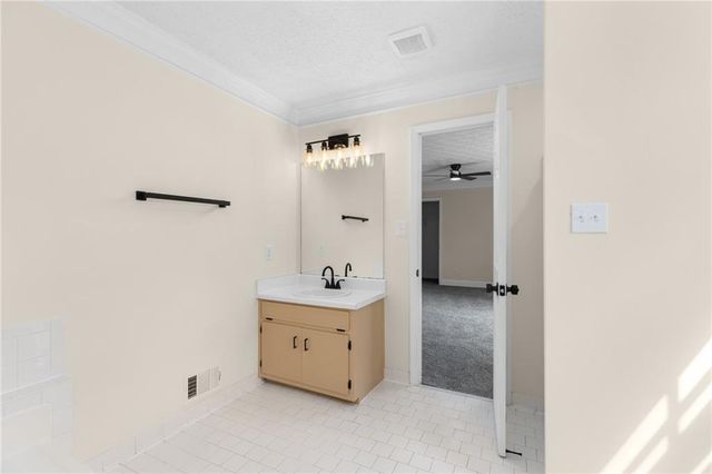 2250 Ridge Forest Drive, Grayson, GA 30017