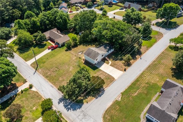 2250 Ridge Forest Drive, Grayson, GA 30017