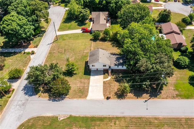 2250 Ridge Forest Drive, Grayson, GA 30017