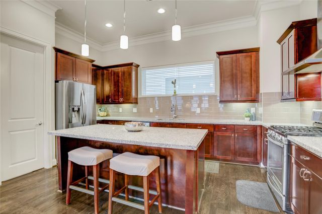 5637 Kiam Street D, Houston, TX 77007