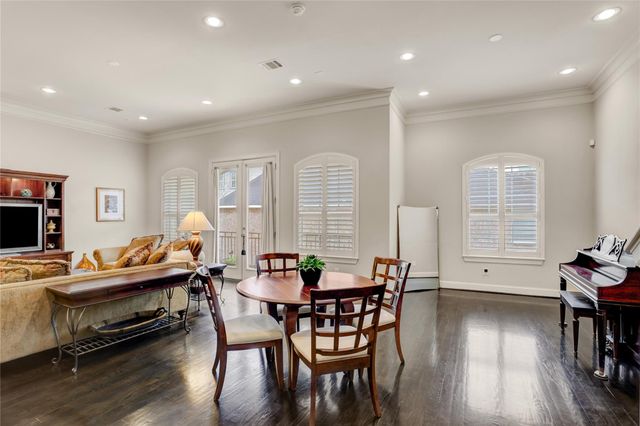 5637 Kiam Street D, Houston, TX 77007