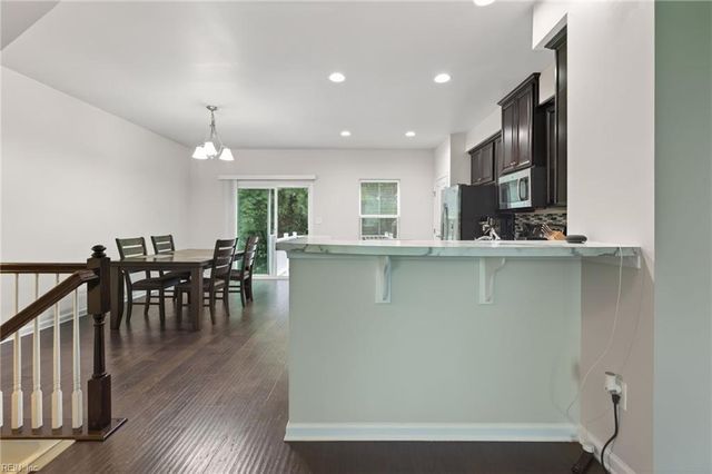 4317 Salt Marsh LN, Chesapeake, VA 23324