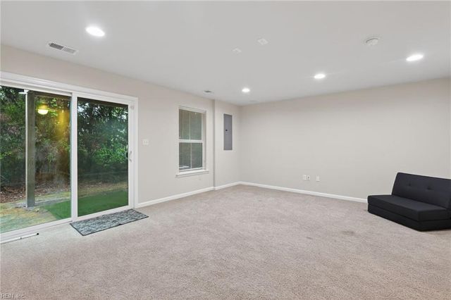 4317 Salt Marsh LN, Chesapeake, VA 23324