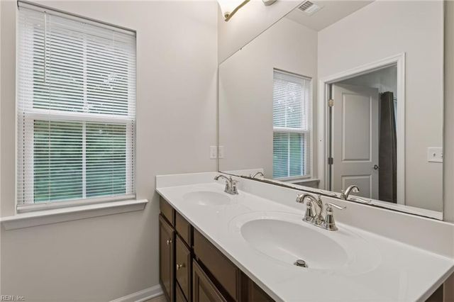 4317 Salt Marsh LN, Chesapeake, VA 23324