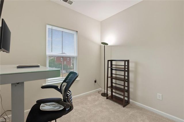4317 Salt Marsh LN, Chesapeake, VA 23324