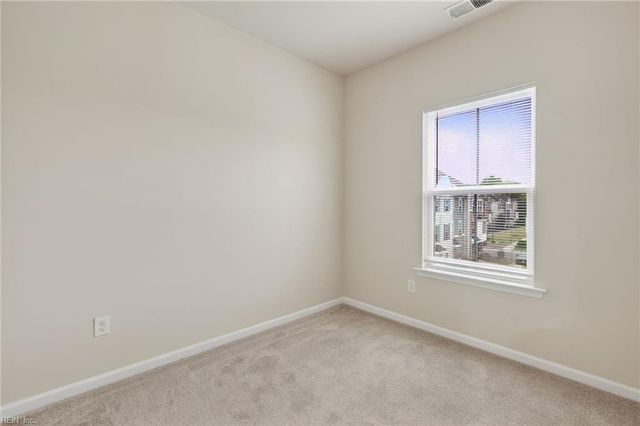 4317 Salt Marsh LN, Chesapeake, VA 23324