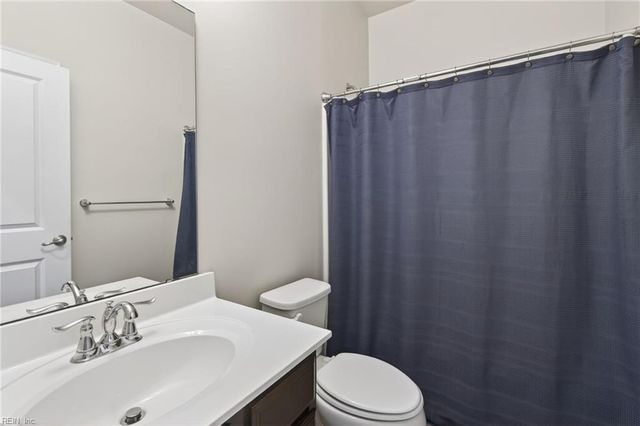 4317 Salt Marsh LN, Chesapeake, VA 23324