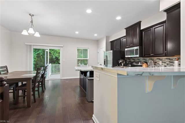 4317 Salt Marsh LN, Chesapeake, VA 23324