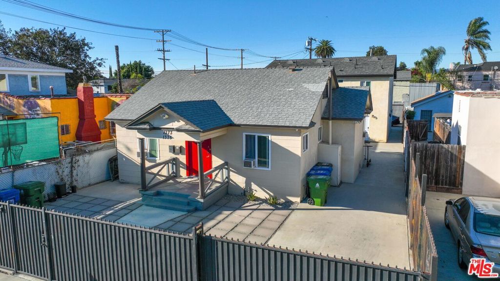 1375 W 37th Drive, Los Angeles, CA 90007 — photo 2