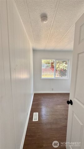 206 E Rain Street NE, Ocean Shores, WA 98569