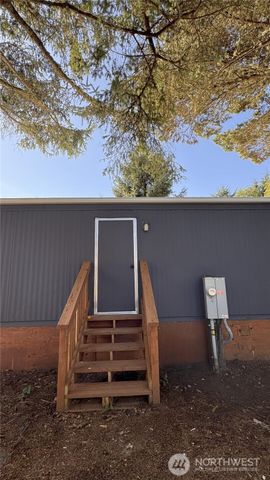 206 E Rain Street NE, Ocean Shores, WA 98569