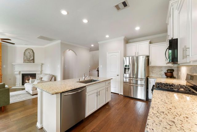 308 Capriccio Lane, Montgomery, TX 77316