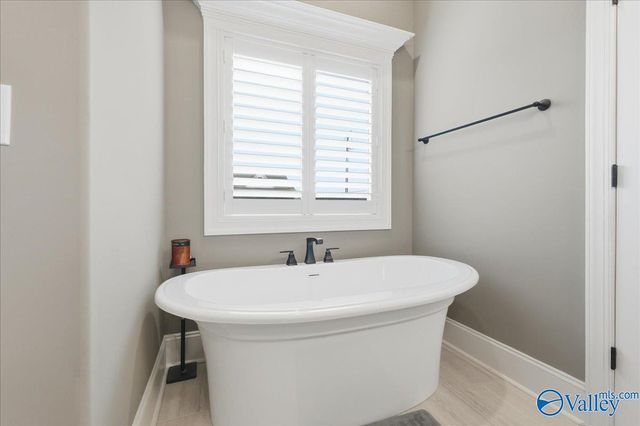 22483 Ansley Drive, Athens, AL 35613