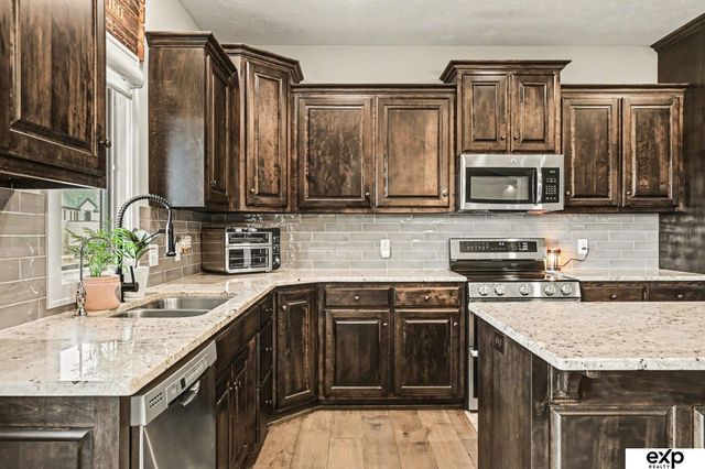 18707 Spaulding Street, Omaha, NE 68022