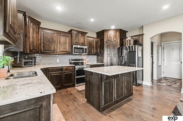 18707 Spaulding Street, Omaha, NE 68022