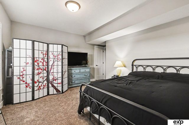 18707 Spaulding Street, Omaha, NE 68022