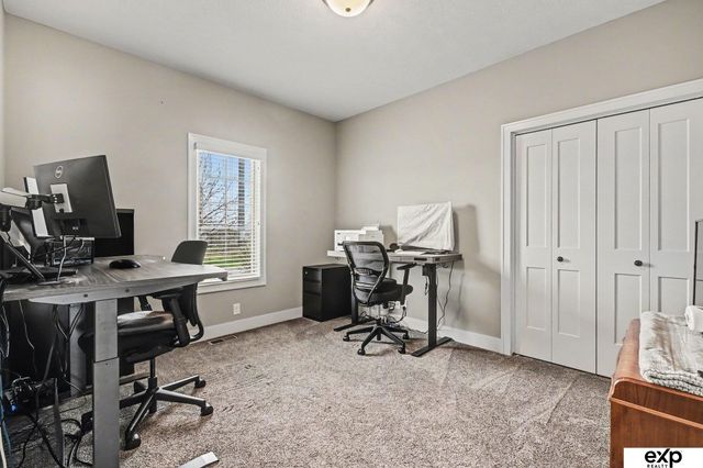18707 Spaulding Street, Omaha, NE 68022