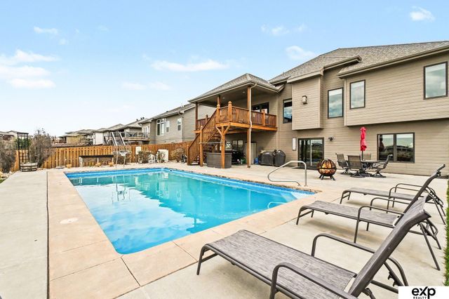 18707 Spaulding Street, Omaha, NE 68022