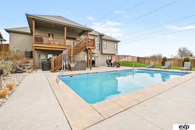 18707 Spaulding Street, Omaha, NE 68022
