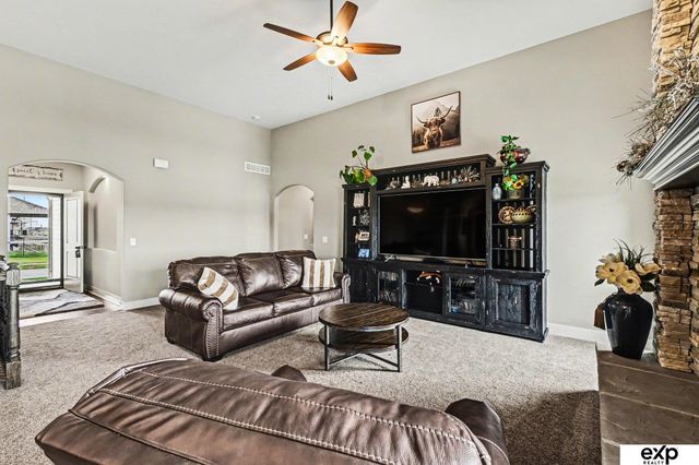 18707 Spaulding Street, Omaha, NE 68022