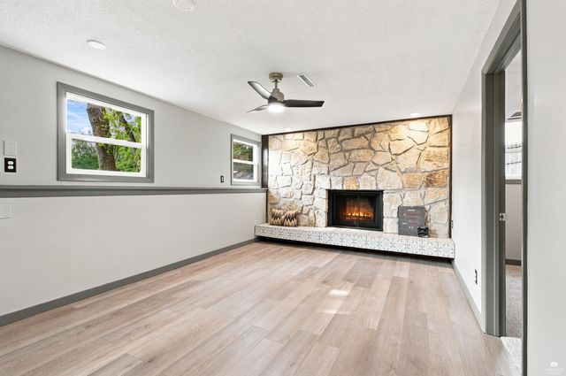 2812 Arbor Drive, Manhattan, KS 66503