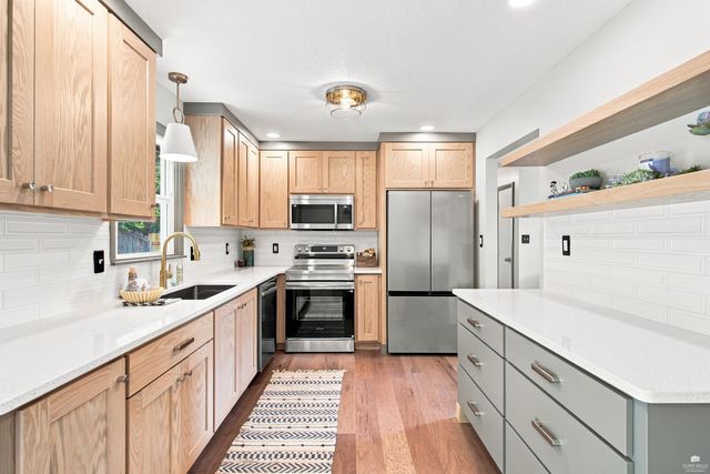 2812 Arbor Drive, Manhattan, KS 66503