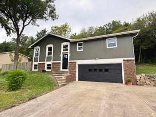 2812 Arbor Drive, Manhattan, KS 66503