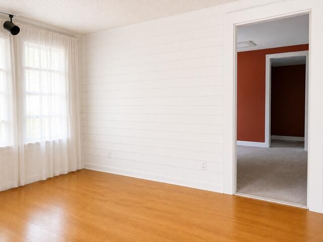 205 Noble Street, La Porte, IN 46350