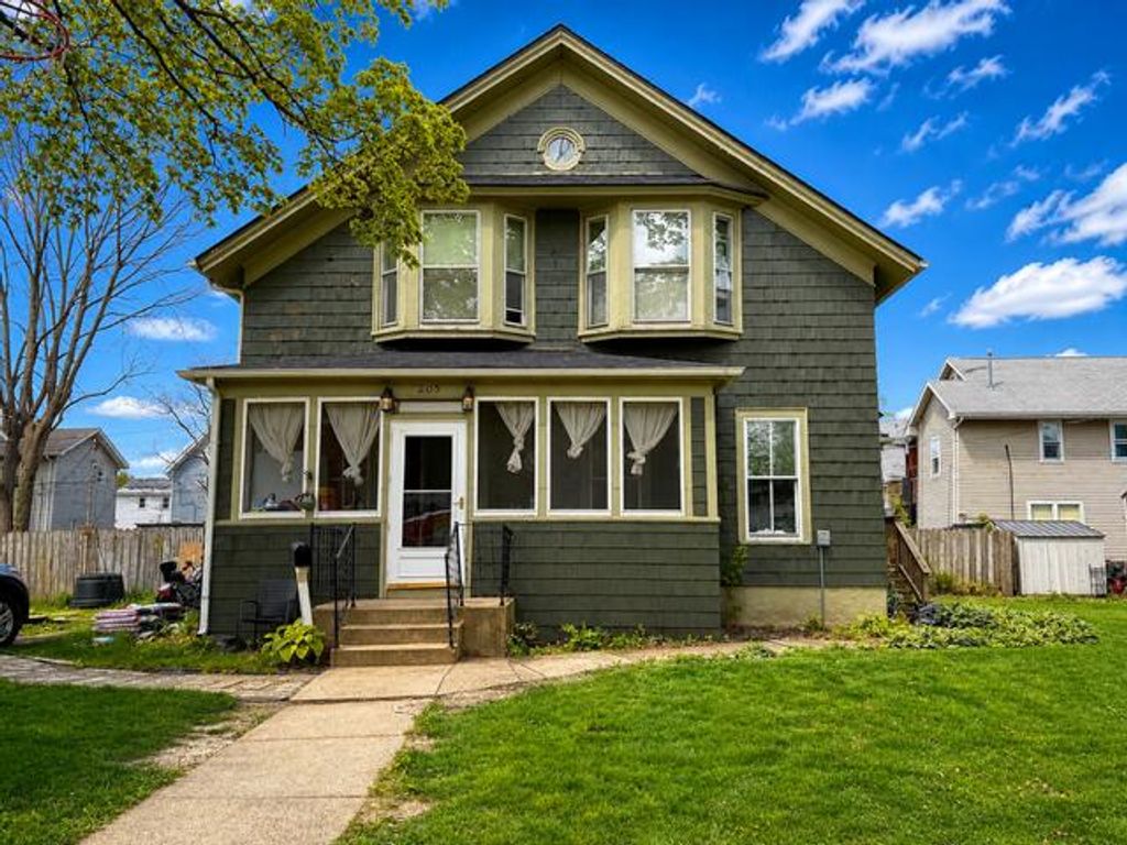205 Noble Street, La Porte, IN 46350