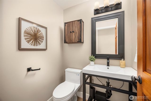10543 158th Avenue NE, Redmond, WA 98052