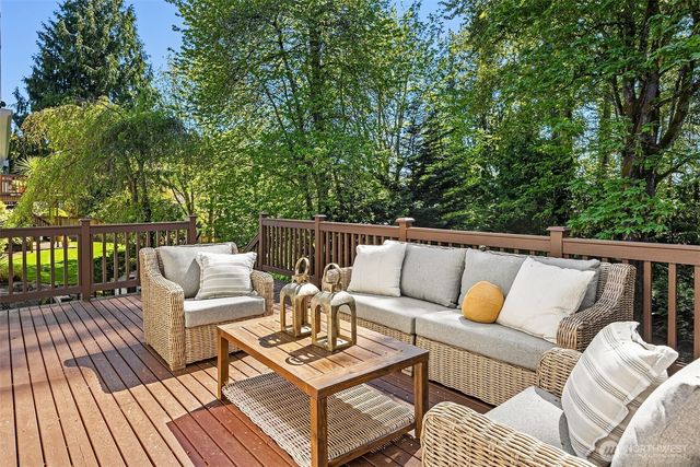 10543 158th Avenue NE, Redmond, WA 98052
