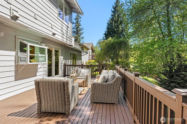10543 158th Avenue NE, Redmond, WA 98052