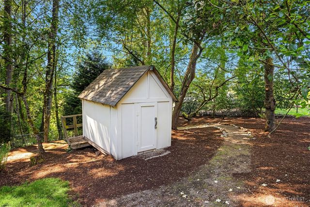 10543 158th Avenue NE, Redmond, WA 98052