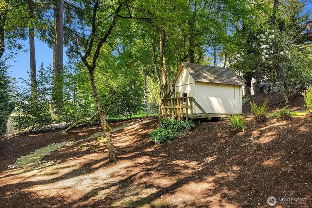 10543 158th Avenue NE, Redmond, WA 98052
