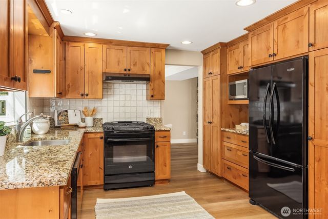 10543 158th Avenue NE, Redmond, WA 98052