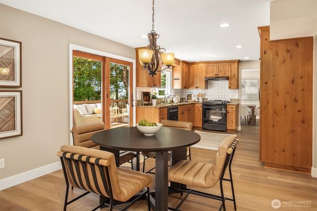 10543 158th Avenue NE, Redmond, WA 98052